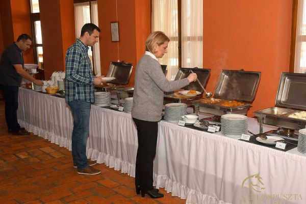 vendeglatas-kep168CB9889A-E1F9-2693-205A-F318C29C643B.jpg