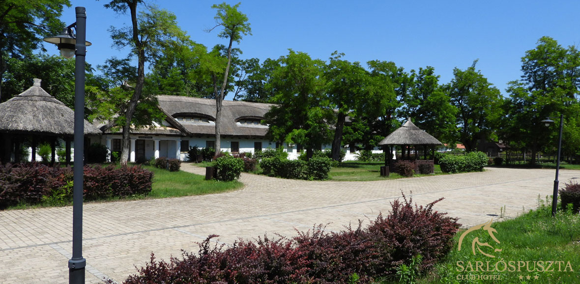 Nádas Hotel